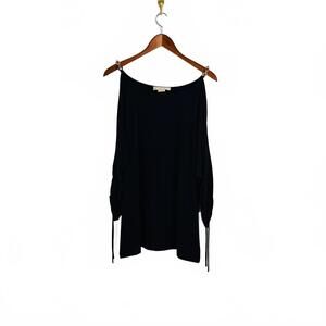 Chic Off-Shoulder Black Top‎